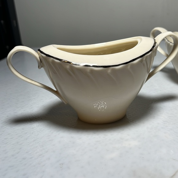 Vtg Lenox Weatherly Creamer/Sugar Scalloped Edge Ivory Bone China Platinum Trim - Picture 7 of 8